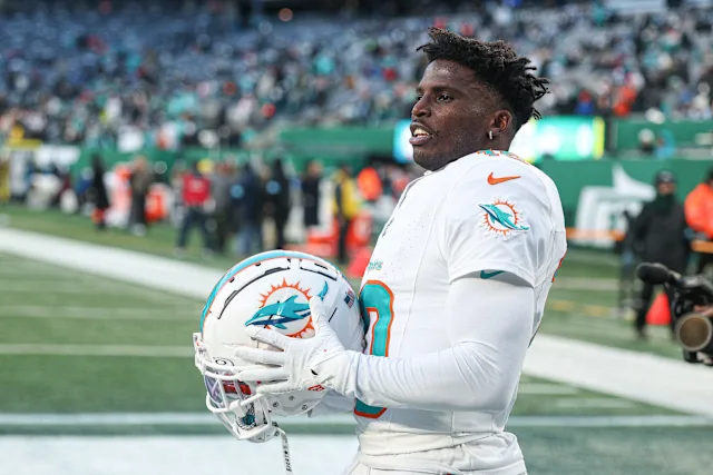 Tyreek Hill Biography Age, Net Worth, Career & Personal Life