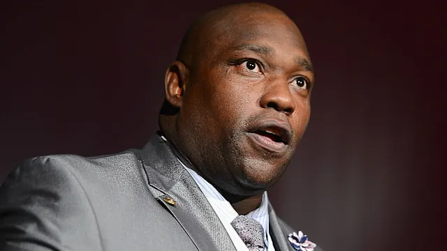 Warren Sapp Biography Age, Net Worth, Career, Family & Legacy