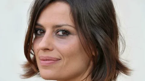 Claudia Pandolfi – Biography, Age, Net Worth, Career & Personal Life