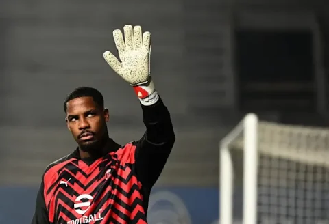 Mike Maignan Age, Net Worth, Career Highlights & Biography