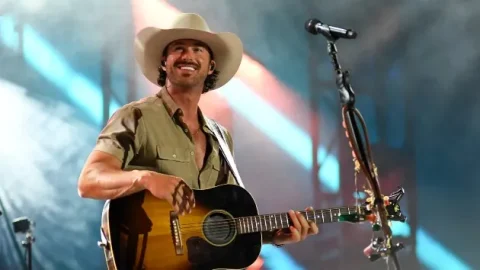 Riley Green Age, Net Worth, Family, and Career Timeline